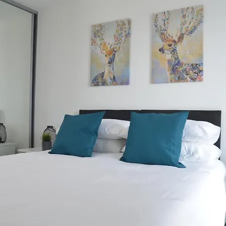 Live It Up In This 14Th Floor Open Plan Apartment With Amazing City Views, Sleeps Up To 6 People! Sheffield Extérieur photo
