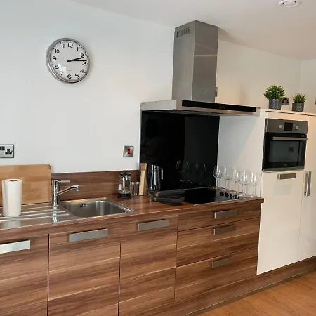 Live It Up In This 14Th Floor Open Plan Apartment With Amazing City Views, Sleeps Up To 6 People! Sheffield Extérieur photo