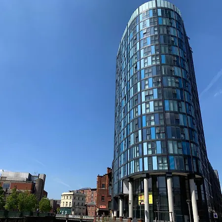 Live It Up In This 14Th Floor Open Plan Apartment With Amazing City Views, Sleeps Up To 6 People! Sheffield Extérieur photo