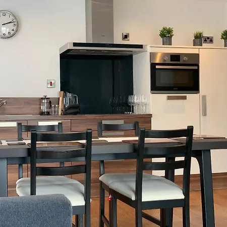Live It Up In This 14Th Floor Open Plan Apartment With Amazing City Views, Sleeps Up To 6 People! Sheffield Extérieur photo